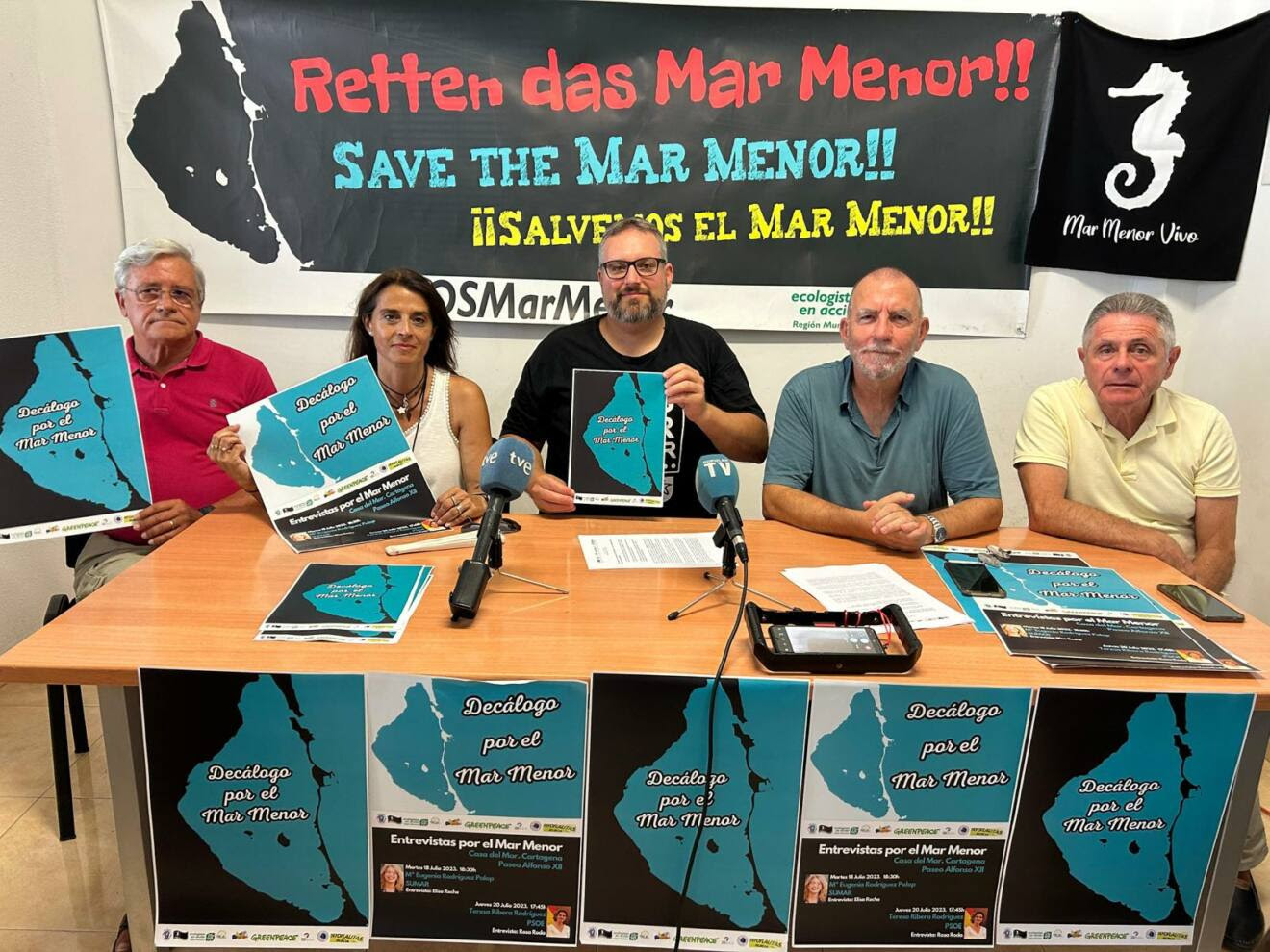 Presentan el 'Decálogo
por el Mar Menor' para las
elecciones generales