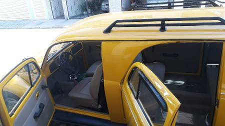 Carroceria e chassi de Fusca 1974 foram alongados para receber quatro portas e dois bancos traseiros - Arquivo pessoal