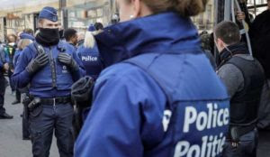 Belgium: Muslim screaming “Allahu akbar” threatens passerby with a knife