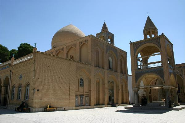http://www.ngo-quyen.org/images/file/D29STI4B0wgBANcz/vank-cathedral-armenian-quarter-esfahan-iran.jpg