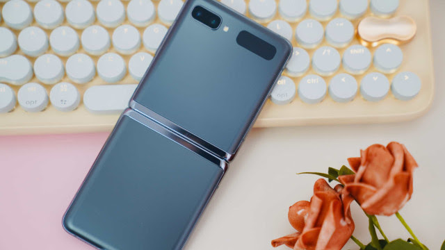 Rumor: Próximo smartphone dobrável da Samsung terá oito cores