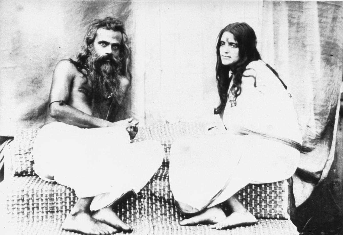 Sri Anandamayi Ma con el esposo Sri Anandamayi Ma con el esposo