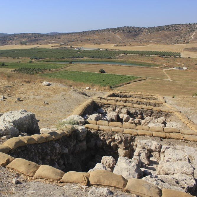 La ciudad bíblica de Soko en los montes de Judea con vista al valle de Ela, el lugar de la batalla de David y Goliat.