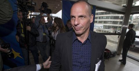 El ministro de Finanzas griego, Yanis Varoufakis, a su llegada a la sede de la Comisión Europea, este marts, para reunirse con el comisario de Asuntos Económicos, Pierre Moscovici. REUTERS/Yves Herman