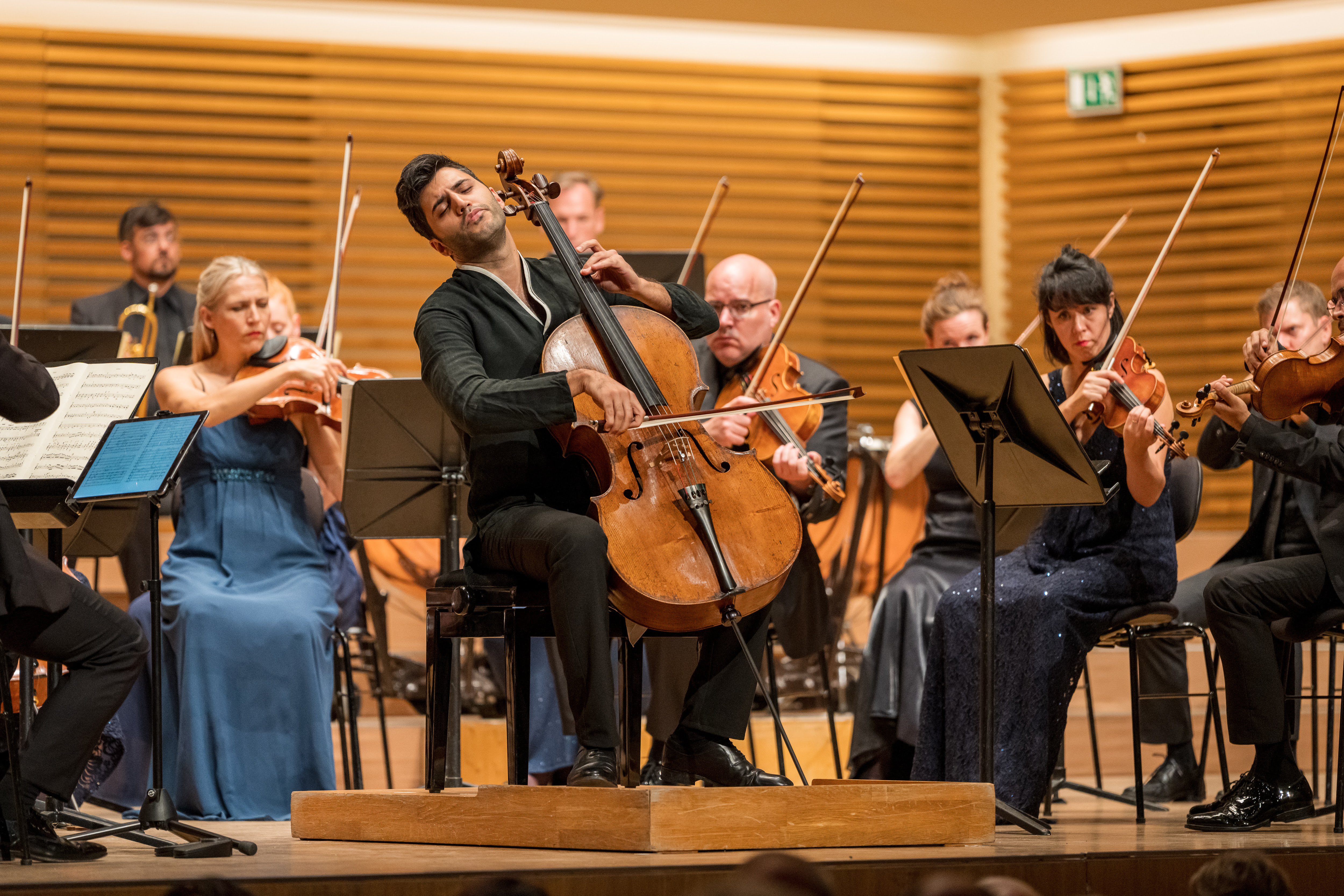 Kian Soltani mit den Festival Strings Lucerne beim Grafenegg Festival 2023 ©Fabrice Umiglia