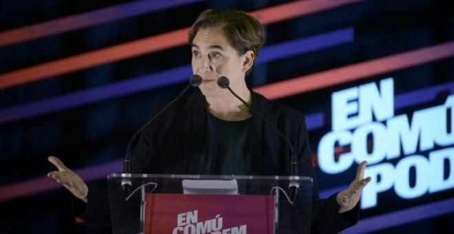 Ada Colau, alcaldesa de Barcelona, el el mitin de Podemos en Bellvitge.