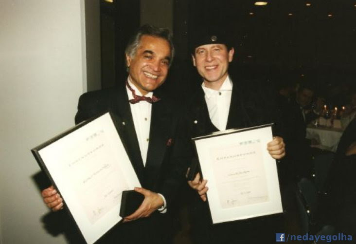 http://s1.picofile.com/file/7190837311/NedayeGolha_Group_22_Anoushiravan_Rohani_with_Klaus_Meine_receiving_award_in_Hannover_1999_.jpg