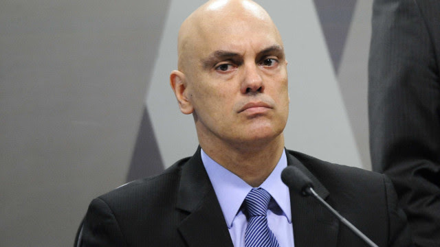 Moraes dá 24 h para Telegram excluir publicação de Bolsonaro