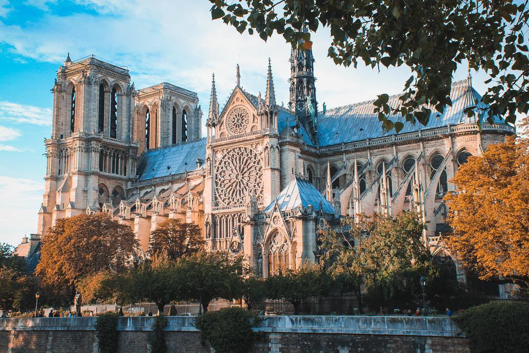 Sửng sốt với 8 bí mật về Nhà thờ Đức Bà Paris: Điều thứ 3 khiến không ít người nổi da gà! - Ảnh 1.