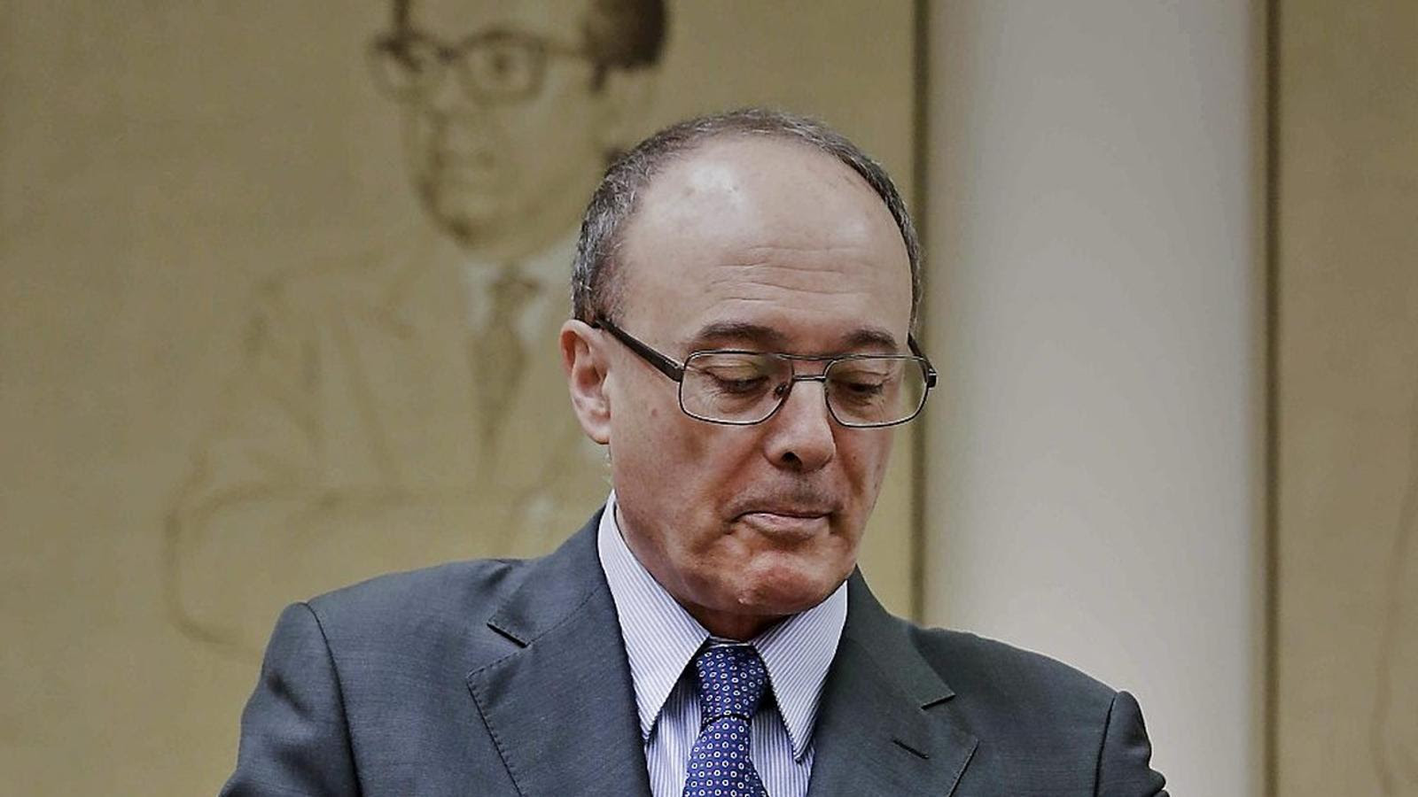 El governador del Banc d’Espanya, Luis María Linde, ha comparegut a la comissió del Pacte de Toledo. / EMILIO NARANJO / EFE