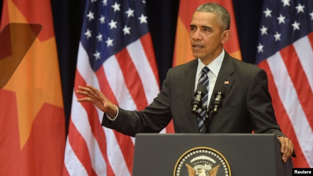 Tổng thống Mỹ Barack Obama đọc diễn văn tại Trung tâm Hội nghị Quốc gia ở Hà Nội, ngày 24/5/2016.