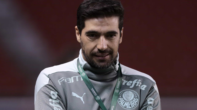 Abel Ferreira admite cansaço, mas pede um Palmeiras 'concentrado' no clássico