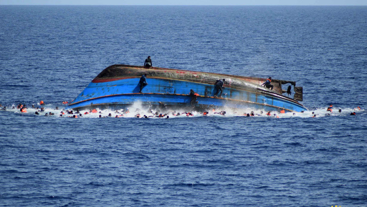 Woensdag zonk een boot met honderden migranten voor de kust van Libië Beeld ap