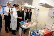 US Ambassador Dan Shapiro visits the city of Beni Brak Mayanei Hayeshua Medical Center's maternity ward