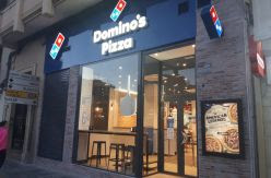 Domino's Pizza deja a empleados sin horas de trabajo en plena crisis: "Mi salario es de cero euros en abril"