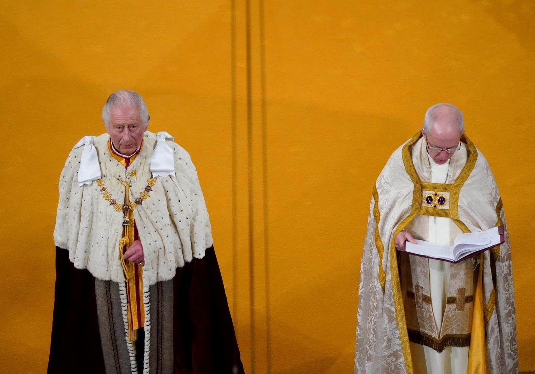 Vua Charles III của Vương quốc Anh, vị vua trị vì thứ 40 đăng quang tại nhà thờ trung tâm London.  (Ảnh của Andrew Matthews/POOL/AFP)