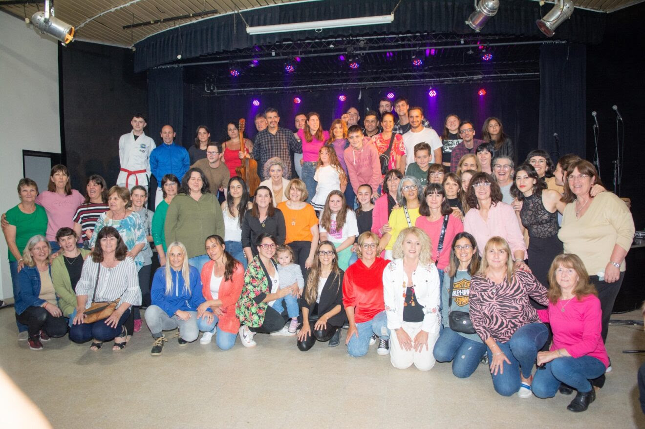 Excelente muestra de los talleres municipales culturales que se dictaron durante este 2023