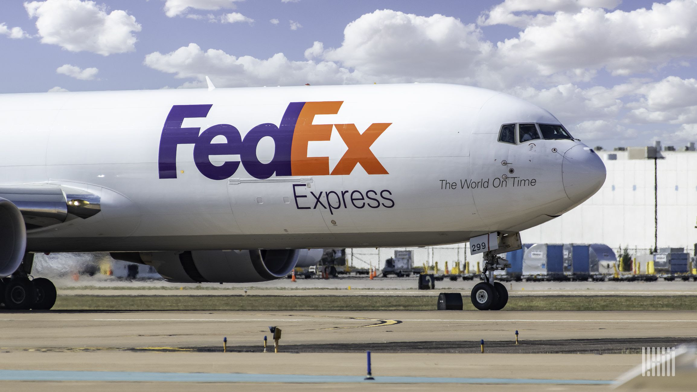FedEx sets earlier start date for peak delivery surcharges - FreightWaves