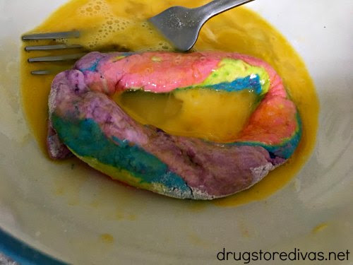 Combine the two hottest food trends to make beautiful homemade 2 Ingredient Dough Rainbow Bagels. Get the unicorn bagel recipe at www.drugstoredivas.net.