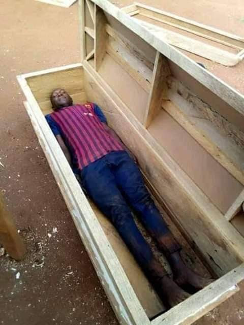 Nigeria : il prend un selfie dans un cercueil et décède le lendemain (photos)