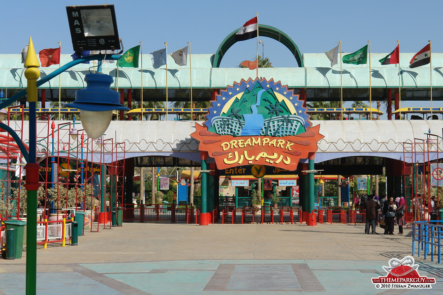 Dream Park photographed, reviewed and rated by The Theme Park Guy