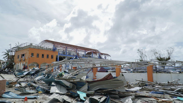 Pelo menos 388 mortos e 60 desaparecidos na passagem do tufão Rai