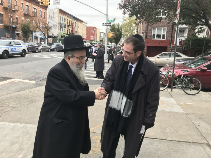 בילד: ר׳ קלמן יעגער ציהט אן שטארקע געווינס אין בארא פארק בילד: ר׳ קלמן יעגער ציהט אן שטארקע געווינס אין בארא פארק