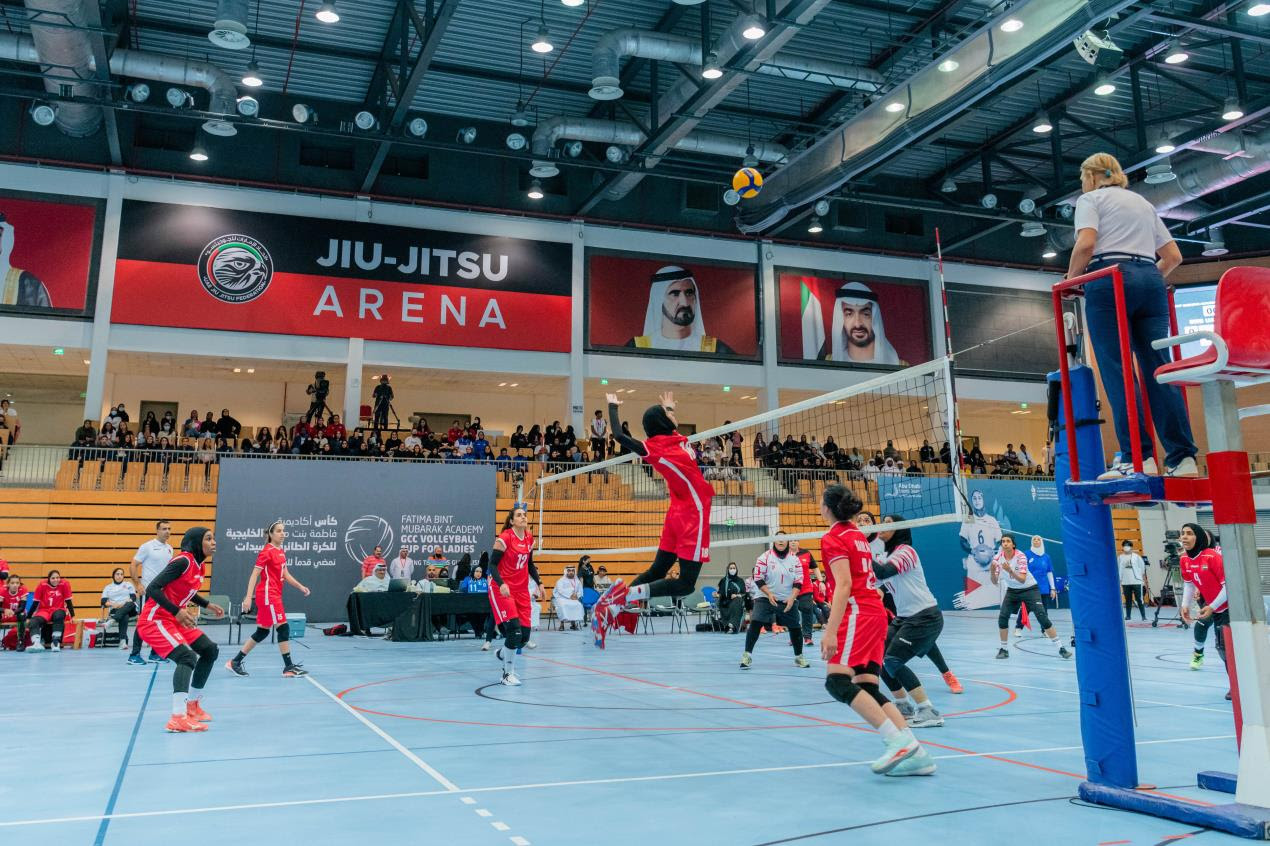 Bahrain Club (in red) against Sharjah Women's Sports Team