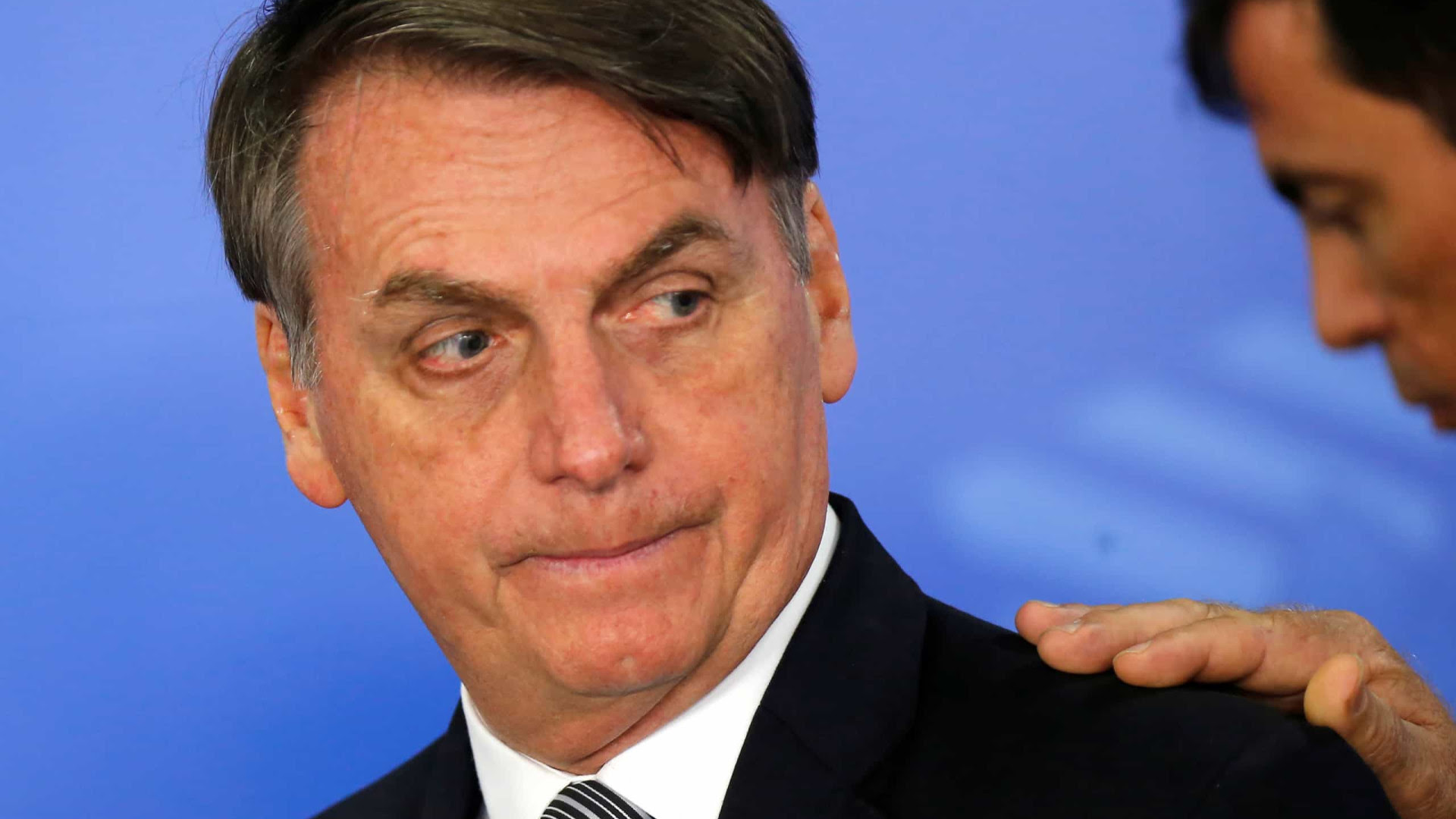 Bolsonaro vê situação difícil e discute futuro de chefe da Secom