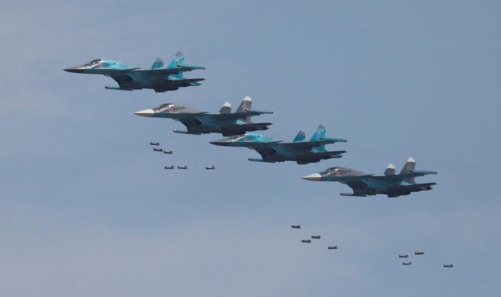 Máy bay lạ đánh úp Taliban - Nga phản ứng tức thì, căn cứ tại Tajikistan chất đầy hàng nóng: Sắp có biến mới? - Ảnh 2.