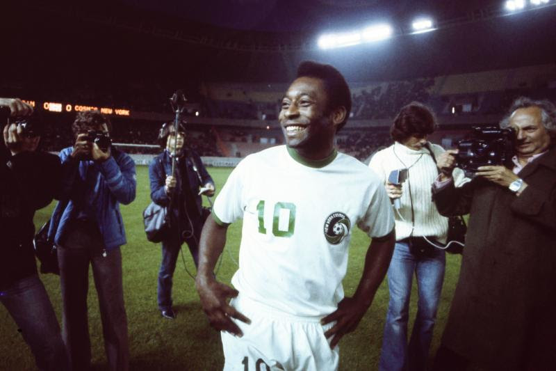 Le Roi Pele est mort, les cinq moments marquants de sa carriere