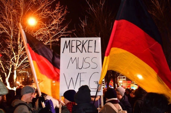 Merkel muss weg