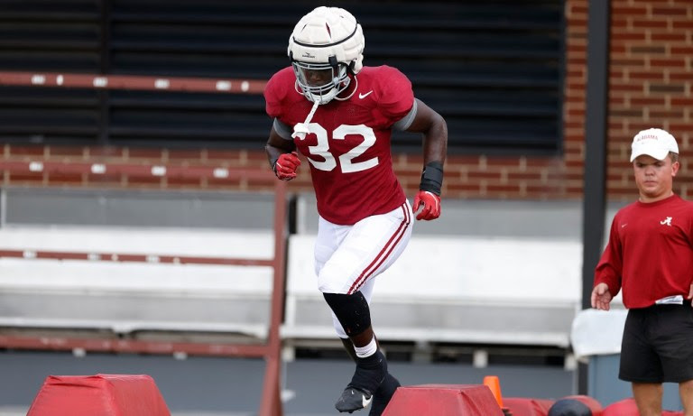 Deontae Lawson (#32) in fall practice for Alabama in 2021