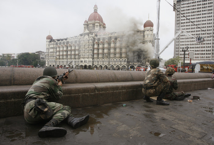 Here Is The Story of  Unsung Hero And US Marine Ravi Dharnidharka who saved 157 Lives In Taj Hotel On 26/11