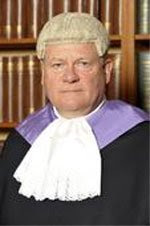 Mark Sewell ha sido acusado de usar su posición como un anciano para explotar a las mujeres y los niños ... Judge-richard-twomlow