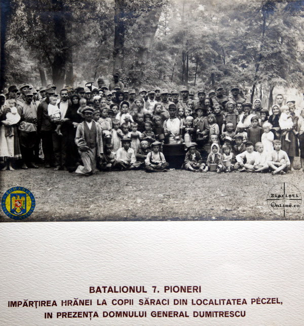 12 Armata Romana la  Budapesata - Gen Dumitrescu - Hranind copii unguri saraci in Peczel - Foto Roncea Ro - Ziaristi Online - Arhivele Nationale