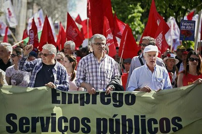 "Hay que luchar contra los que nos roban" son una de las consignas de los portugueses