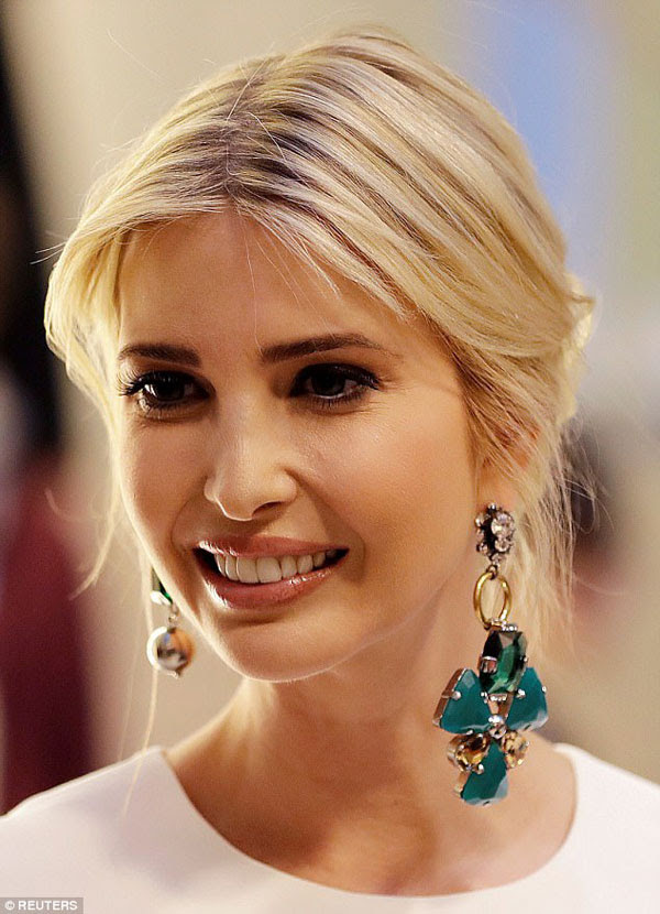 http://giadinh.mediacdn.vn/2017/ivanka-trump-dien-dam-trang-7-1493175117328.jpg