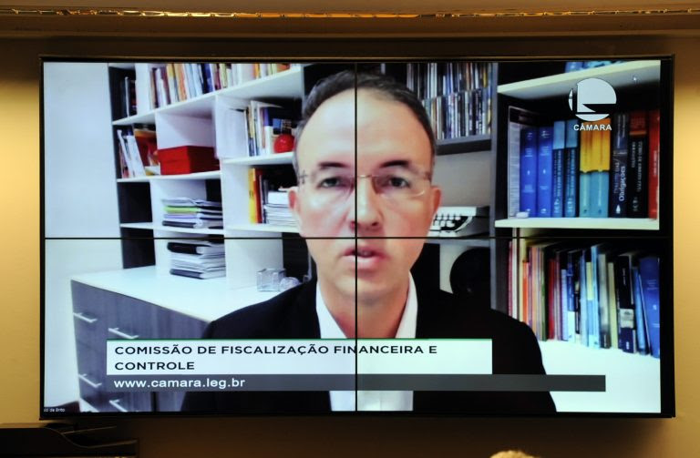 Esclarecimentos sobre vagas ociosas nos Hospitais das Forças Armadas. Dep. Leo de Brito (PT - AC)