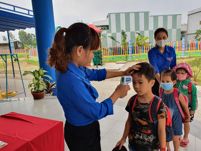 Đà Nẵng chủ trương miễn học phí: &quot;Việc làm nhân văn&quot; - Ảnh 2.