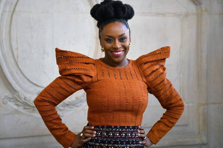Quem é Chimamanda Ngozi Adichie