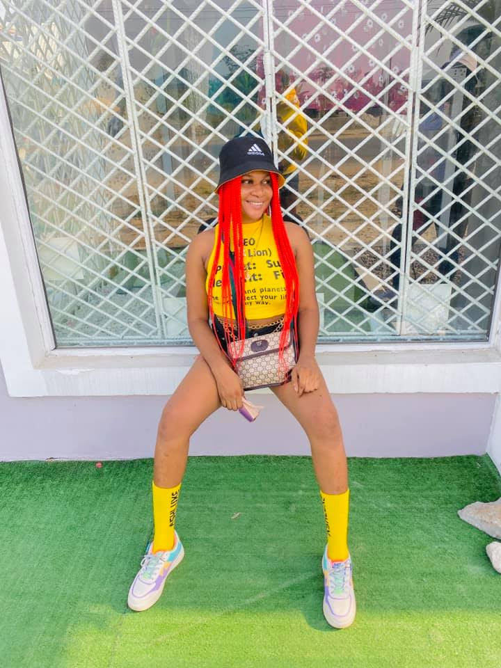 Nigerian lady arrested by EFCC for internet fraud shortly after welcoming new month with
