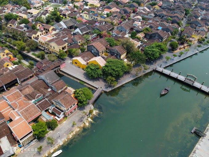 Phố Hội yên vắng
