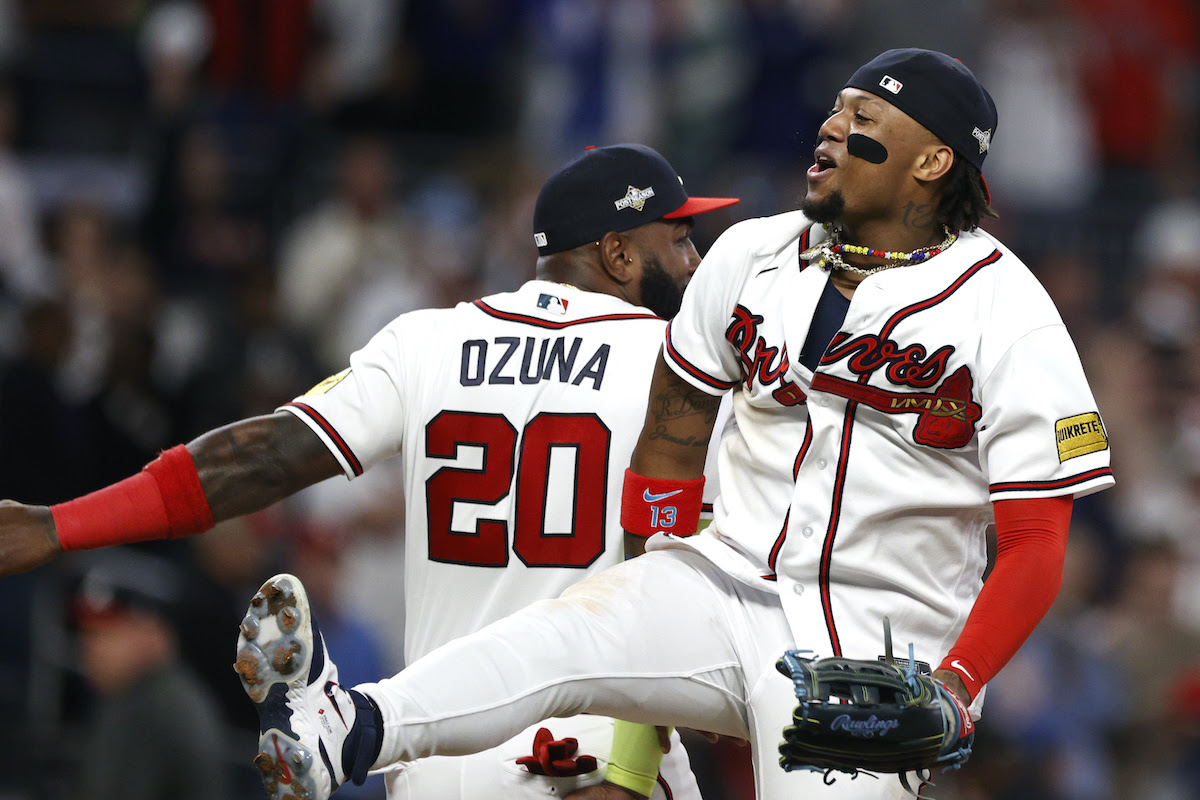 Donovan Mitchell brings out brooms for Mets subway series sweep over Yankees