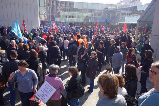 Grand Lyon/Métropole : Gerard Collomb (PS) fait chasser les manifestants par la police