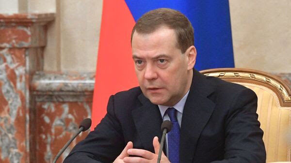 Председатель правительства РФ Дмитрий Медведев проводит заседание правительства РФ Председатель правительства РФ Дмитрий Медведев проводит заседание правительства РФ