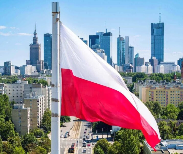 „Możemy uczyć sie od Polski odrzucenia nielegalnej migracji i globalizacji” - „Daily Telegraph”