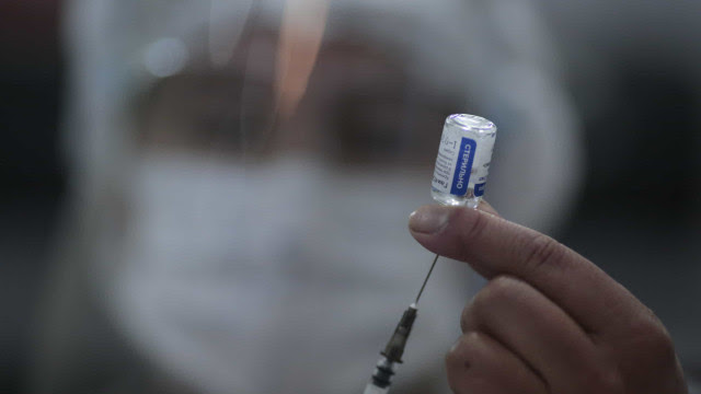 Governo faz 3º corte consecutivo de previsão de vacinas contra Covid para junho