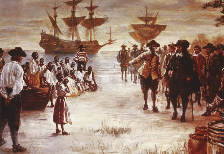 De aankomst van een Nederlands schip met Afrikaanse totslaafgemaakten voor de verkoop, Jamestown, Virginia, 1619. (Hulton Archive/Getty Images) Beeld Getty Images