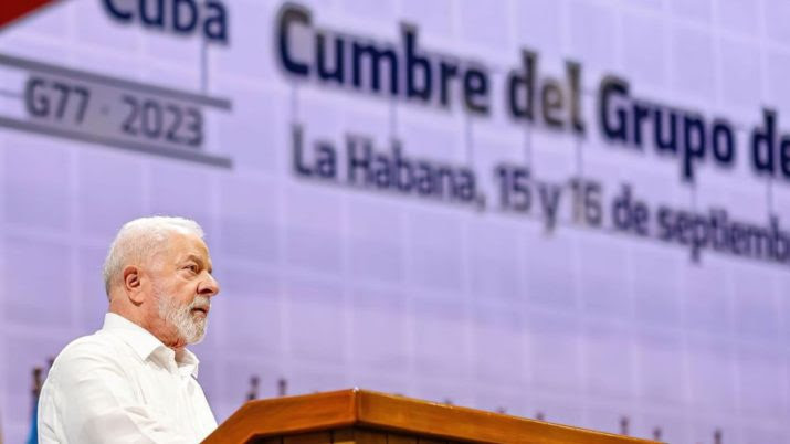 Presidente Lula, em viagem a Cuba